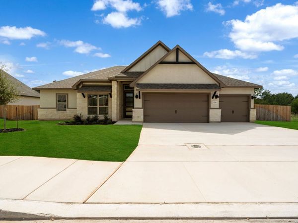 254 Allen Ave., Castroville, TX 78009