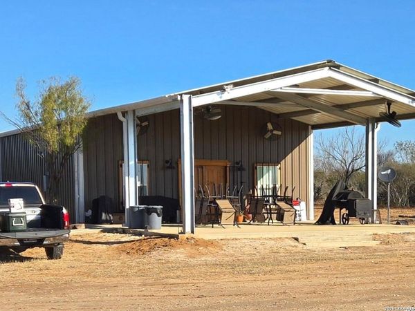 1297 Fm 1433, Carrizo Springs, TX 78834