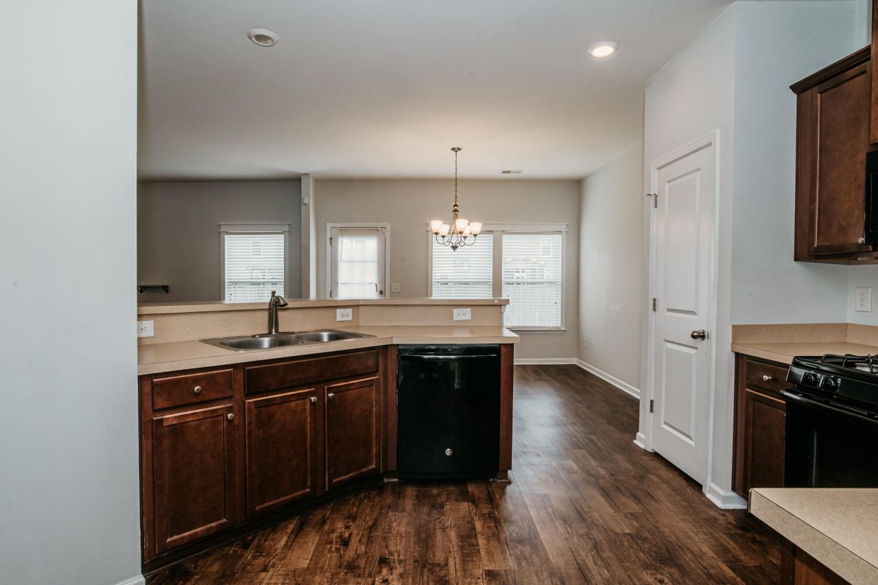 9804 Lone Cypress Lane Photo 10