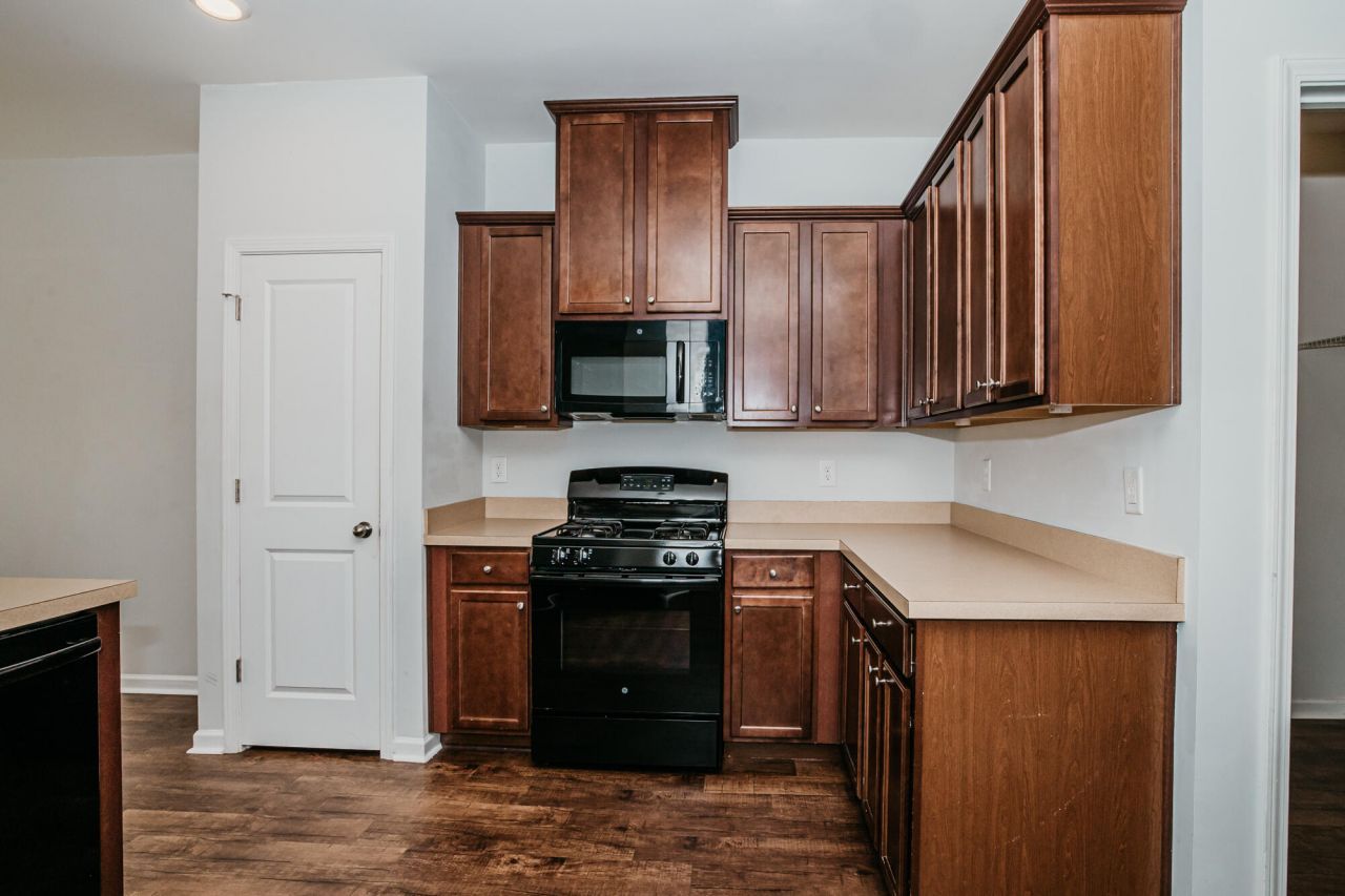 9804 Lone Cypress Lane Photo 11