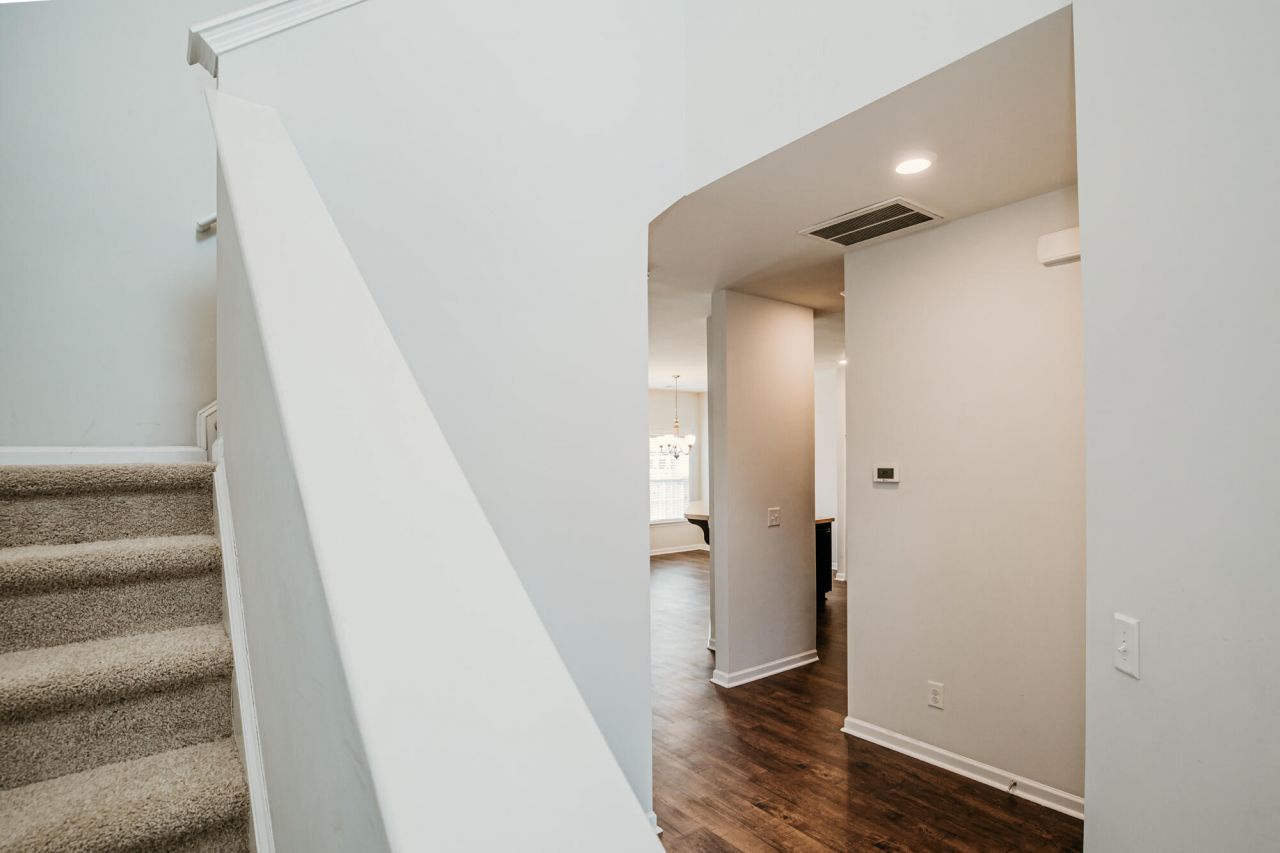 9804 Lone Cypress Lane Photo 4