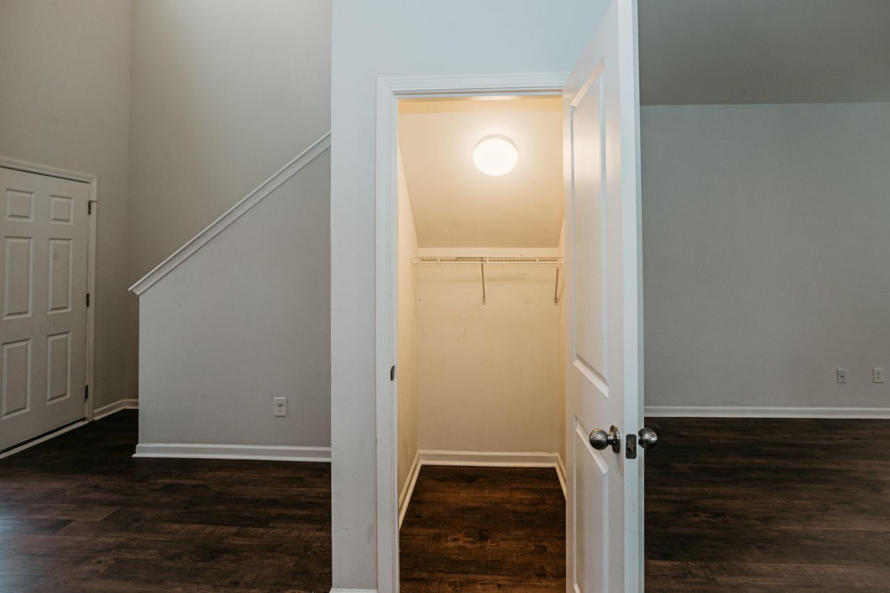 9804 Lone Cypress Lane Photo 5