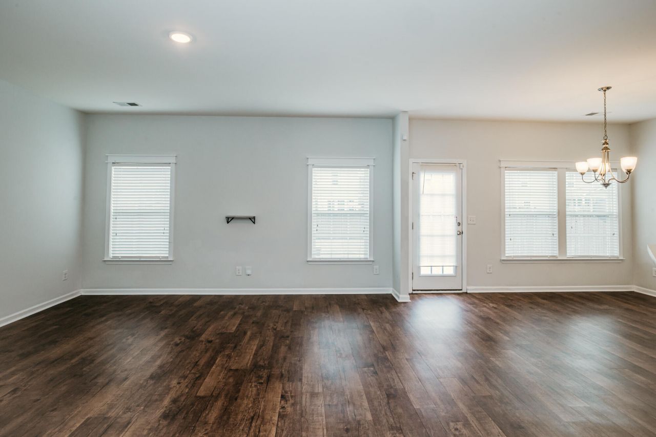 9804 Lone Cypress Lane Photo 7