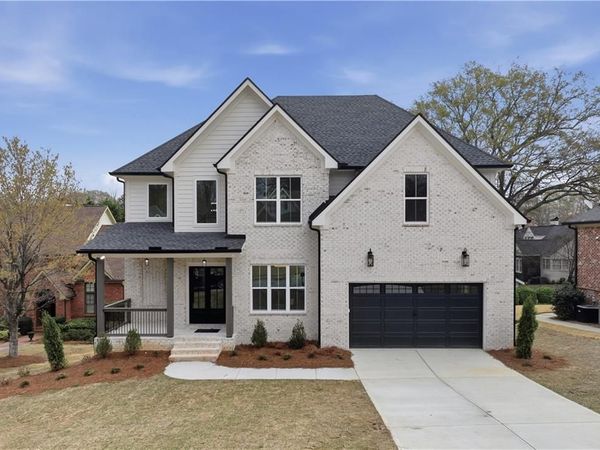 318 Vinings Walk NW, Gainesville, GA 30501