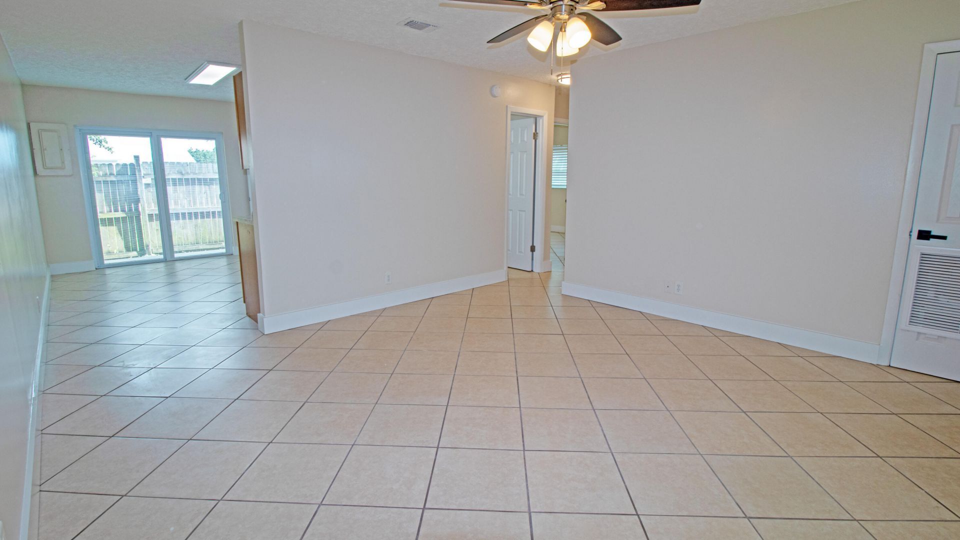 8755 SE Hobe Ridge Avenue, Hobe Sound, FL 33455 Photo