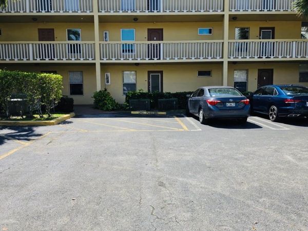 5940 NW 64th Avenue, Unit 106, Tamarac, FL 33319