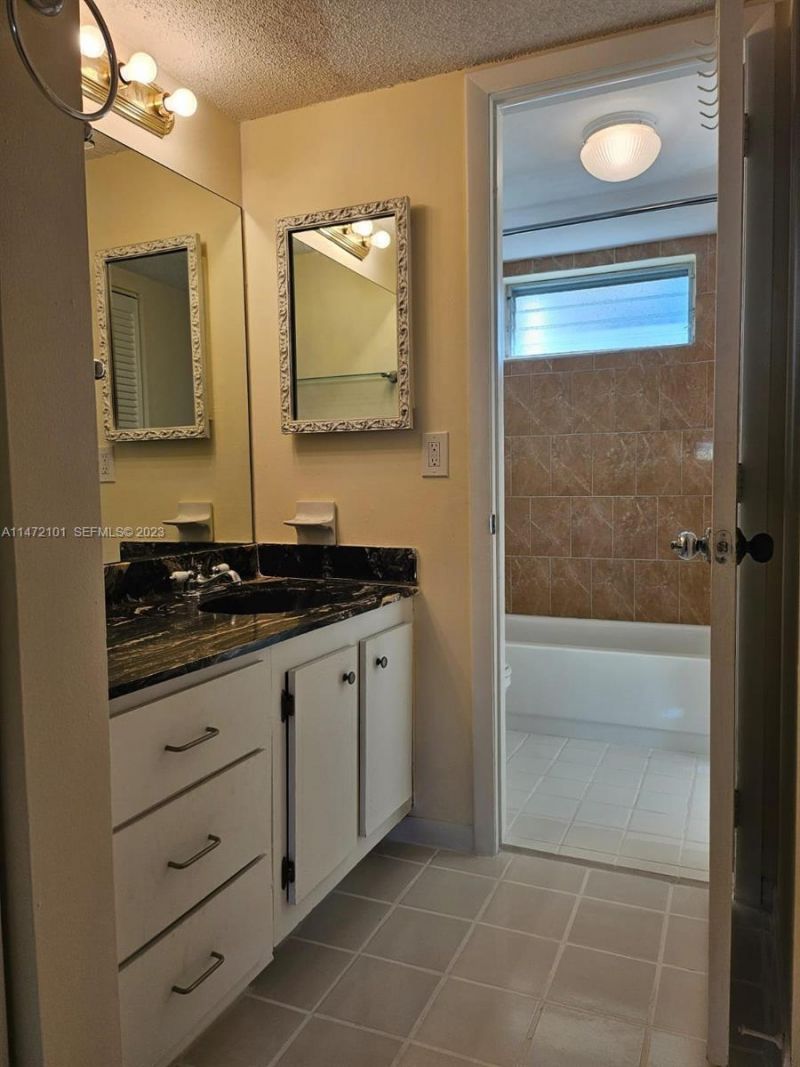 5940 NW 64th Avenue, Unit 106, Tamarac, FL 33319 Photo