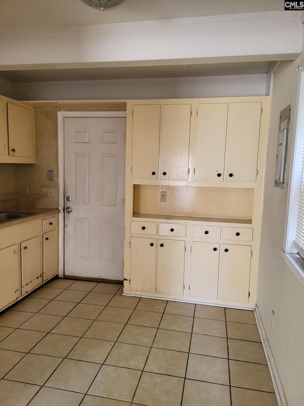 7029 Sprott Street  Photo 6