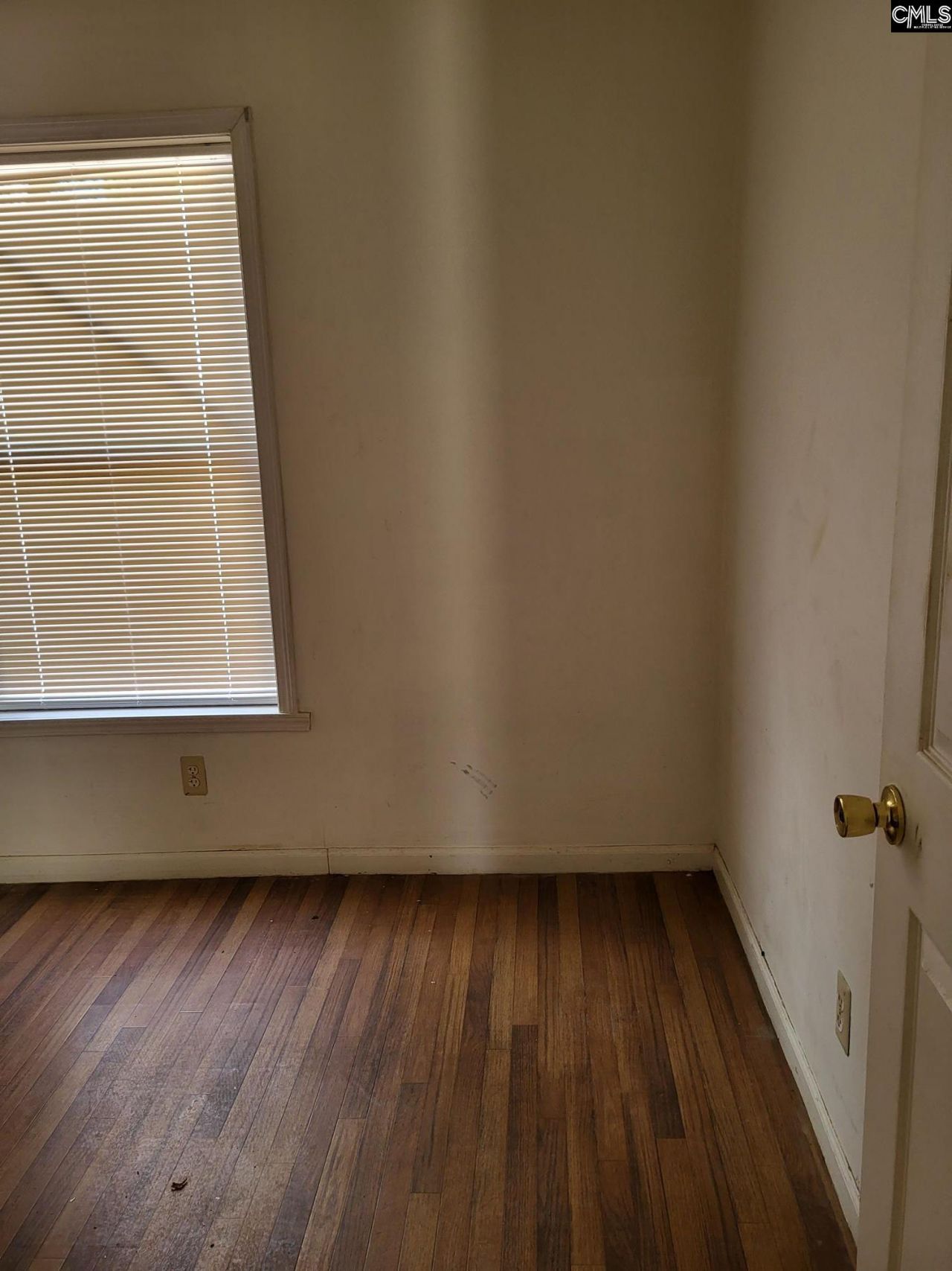 7029 Sprott Street  Photo 8