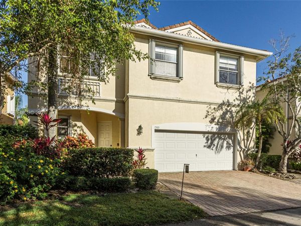 1560 Seagrape Way , Hollywood, FL 33019