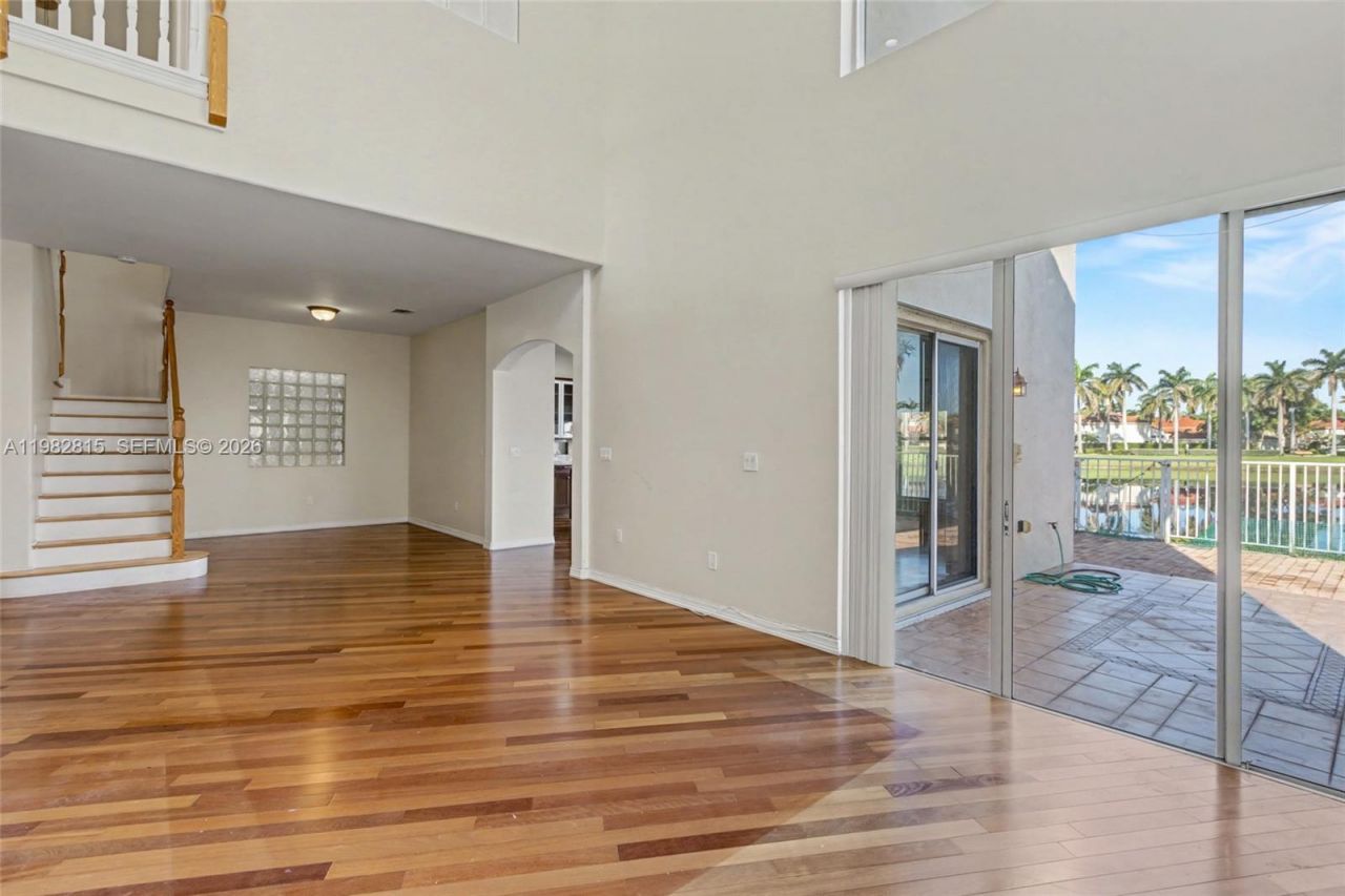 1560 Seagrape Way , Hollywood, FL 33019 Photo