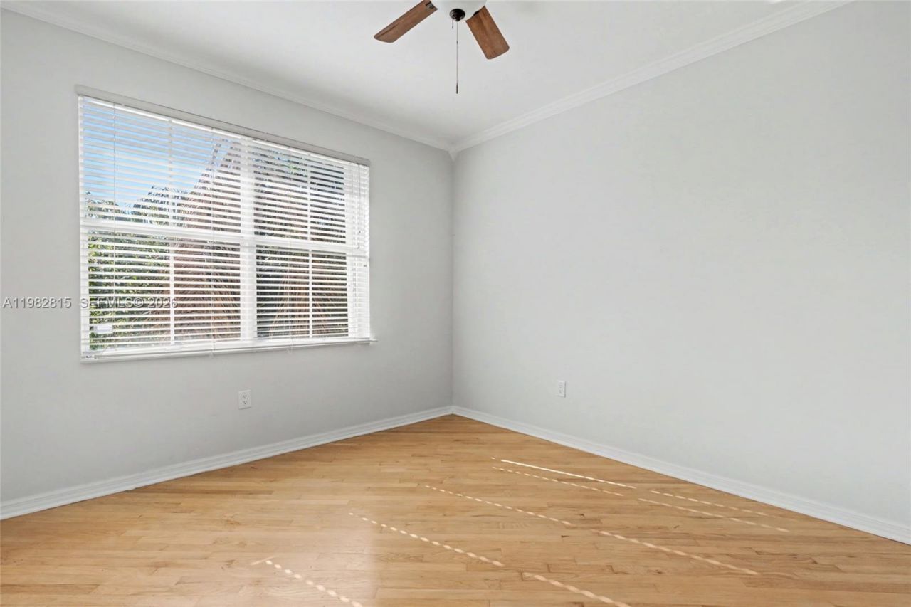 1560 Seagrape Way , Hollywood, FL 33019 Photo