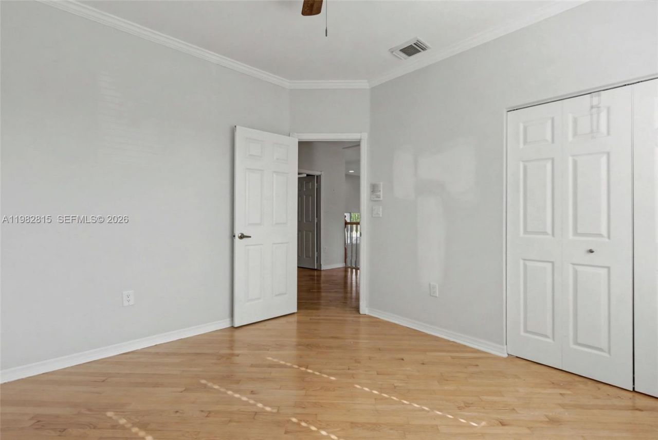 1560 Seagrape Way , Hollywood, FL 33019 Photo