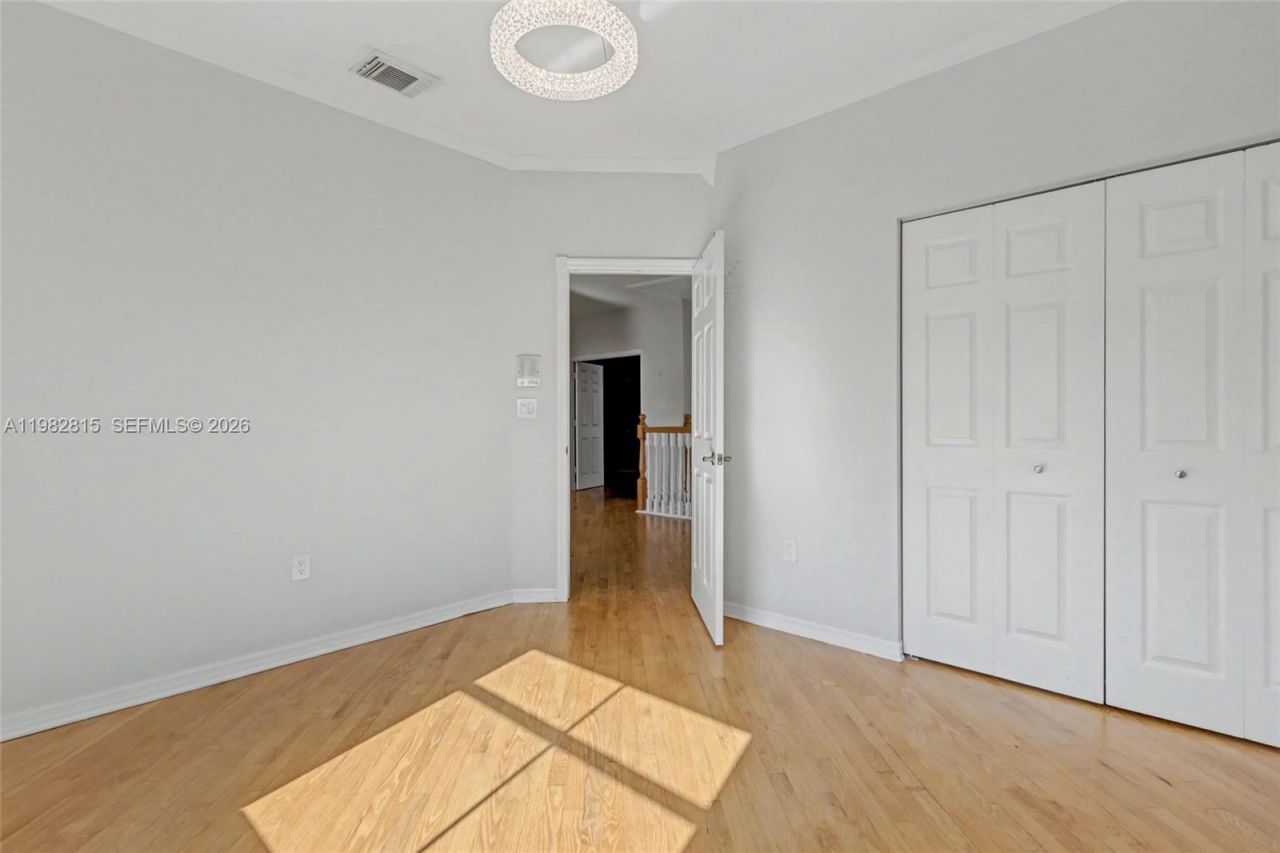 1560 Seagrape Way , Hollywood, FL 33019 Photo