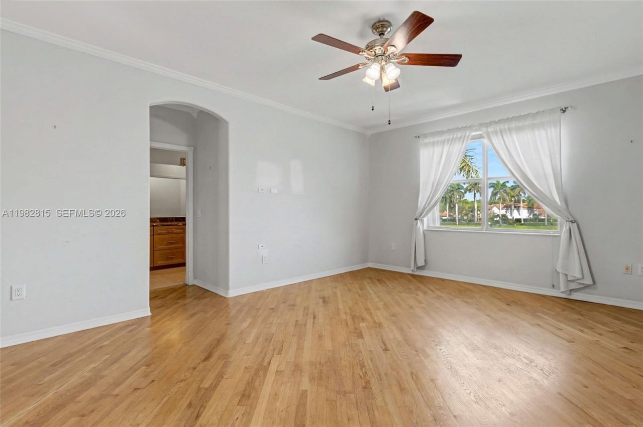 1560 Seagrape Way , Hollywood, FL 33019 Photo