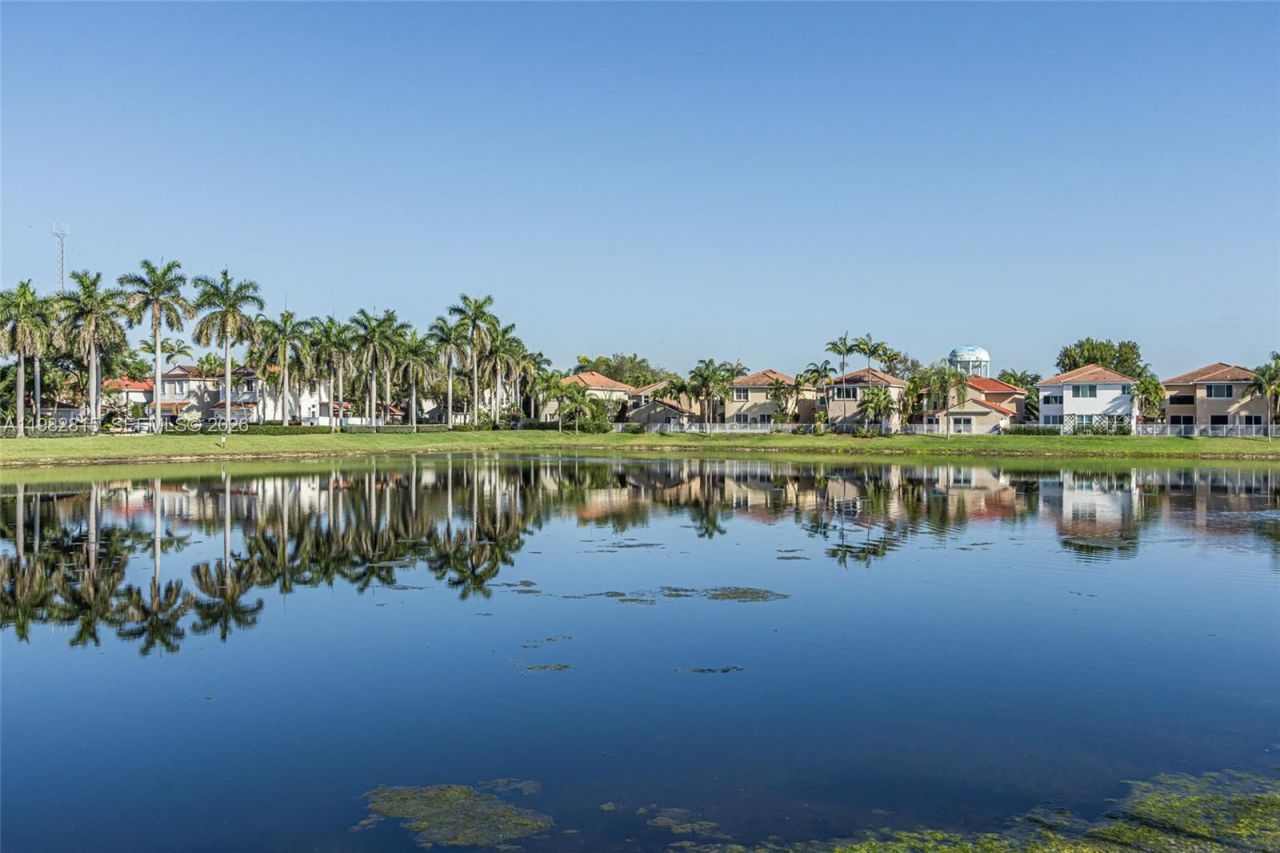 1560 Seagrape Way , Hollywood, FL 33019 Photo