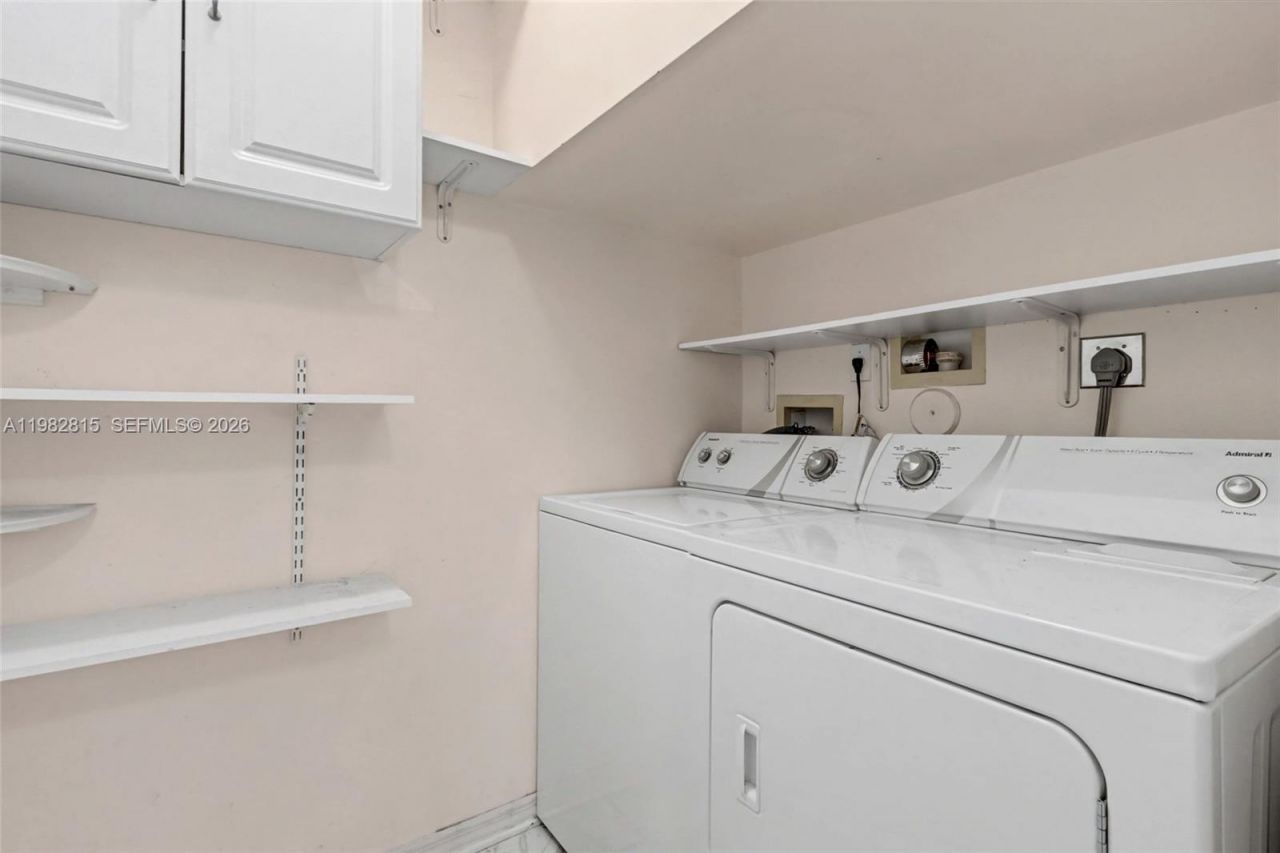 1560 Seagrape Way , Hollywood, FL 33019 Photo