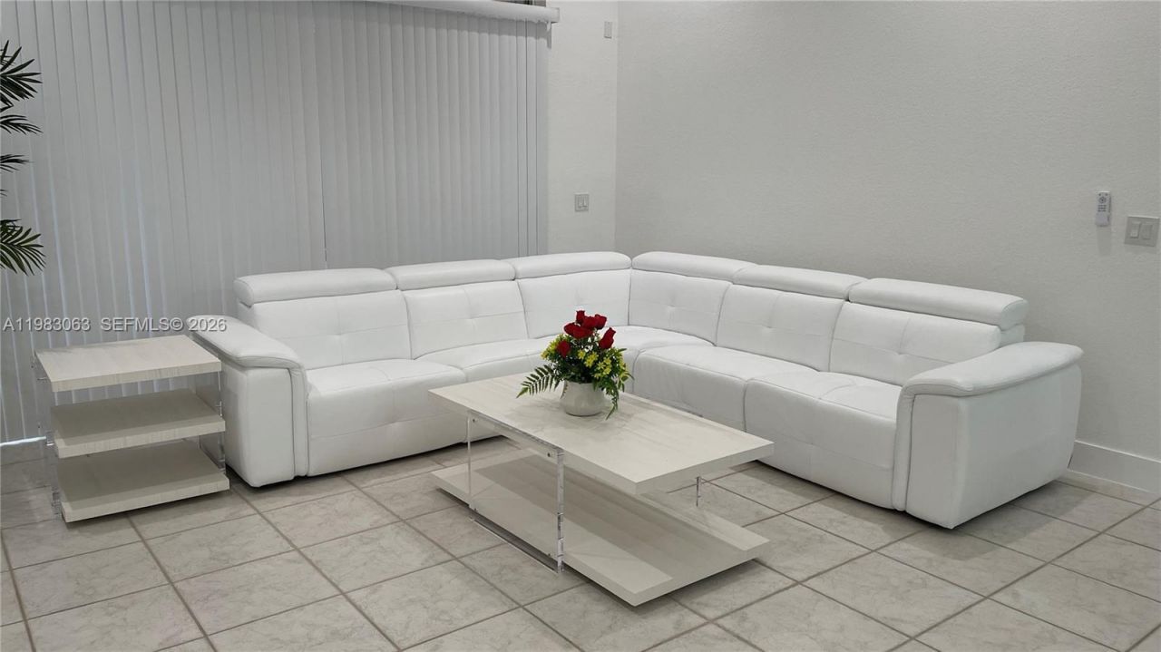 11581 SW 10th Ct, Pembroke Pines, FL 33025 Photo