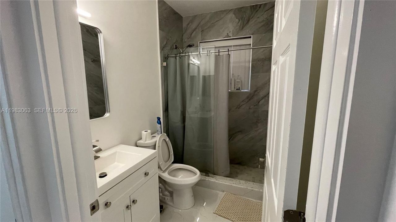 11581 SW 10th Ct, Pembroke Pines, FL 33025 Photo