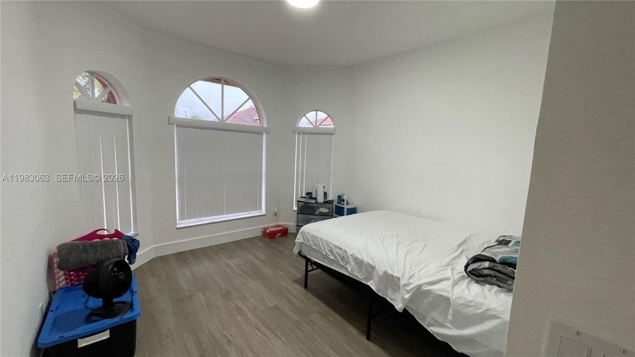 11581 SW 10th Ct, Pembroke Pines, FL 33025 Photo