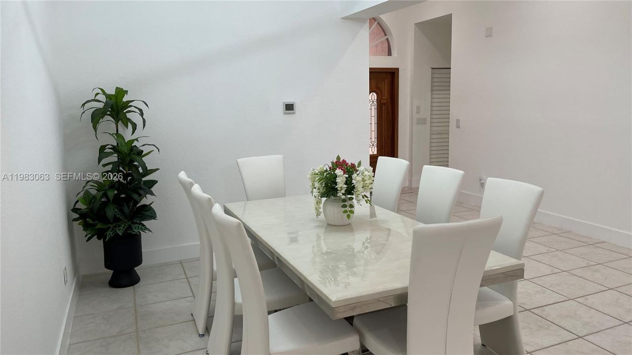 11581 SW 10th Ct, Pembroke Pines, FL 33025 Photo