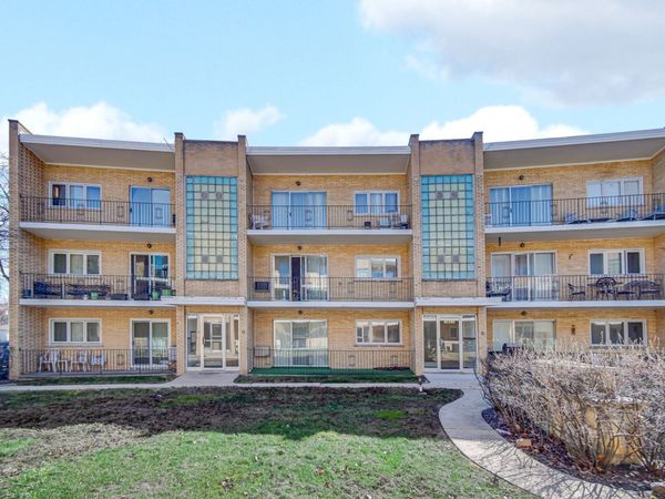 10336 S Pulaski Road , Unit 202, Oak Lawn, IL 60453