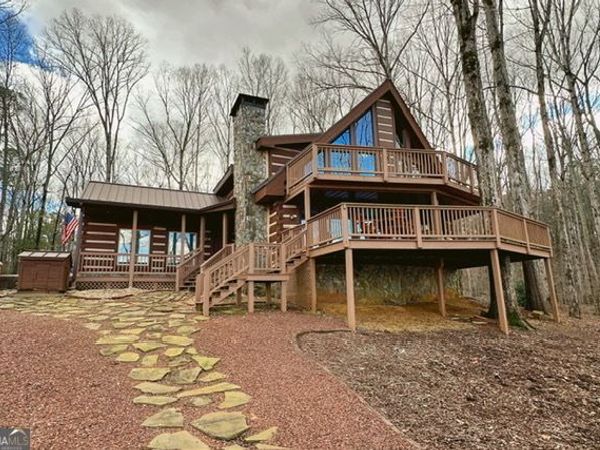 8 Hutchinson Lake Road, Senoia, GA 30276