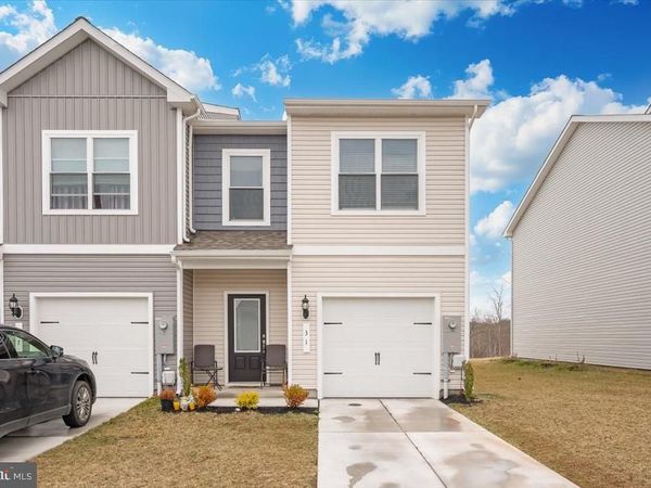 31 BLOOMSBURY STREET, FALLING WATERS, WV 25419