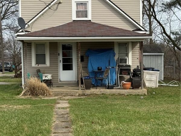 1479 East Avenue , Akron, OH 44307