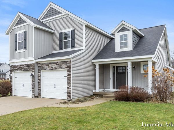 511 Ivy Grove South Grove NW, Grand Rapids, MI 49534