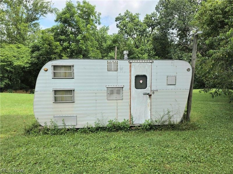 99 E Apple Blossom Way, Elizabeth, WV 26143 Photo 3