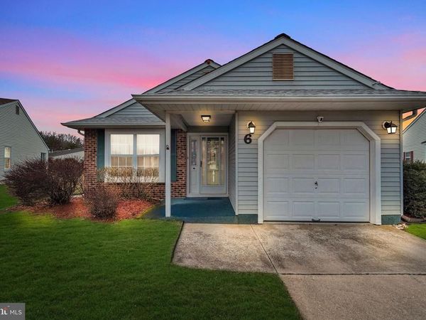 6 E CORTLAND COURT, MOUNT LAUREL, NJ 08054