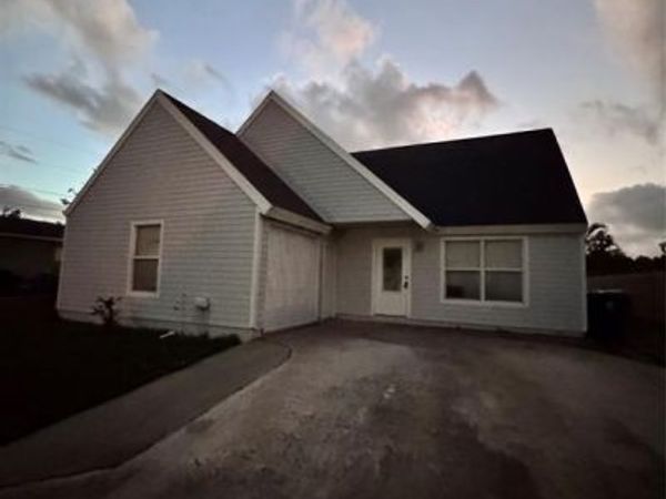 6040 Lace Wood Circle, Lake Worth, FL 33462