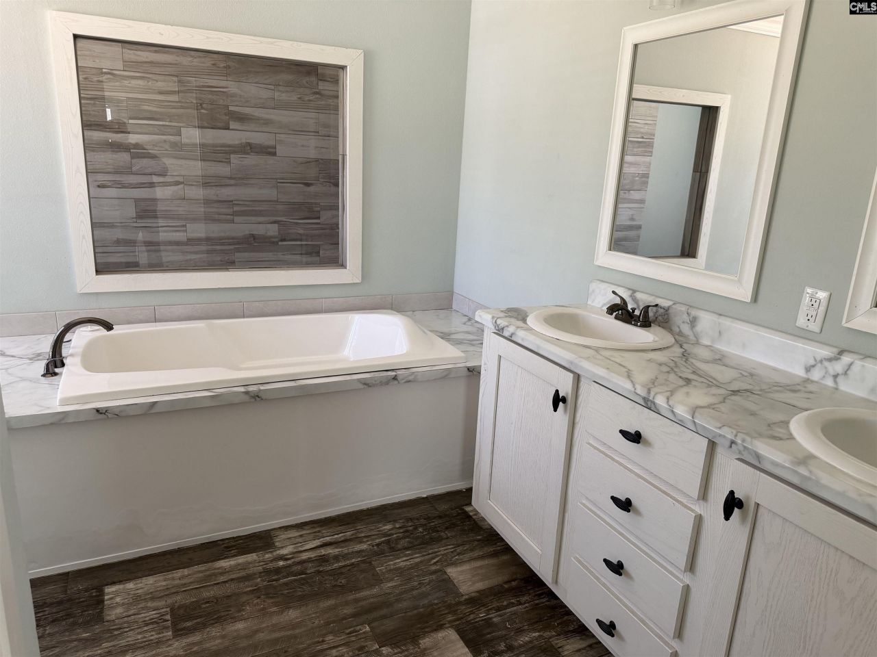 7533 Old Number Six Highway  Photo 19