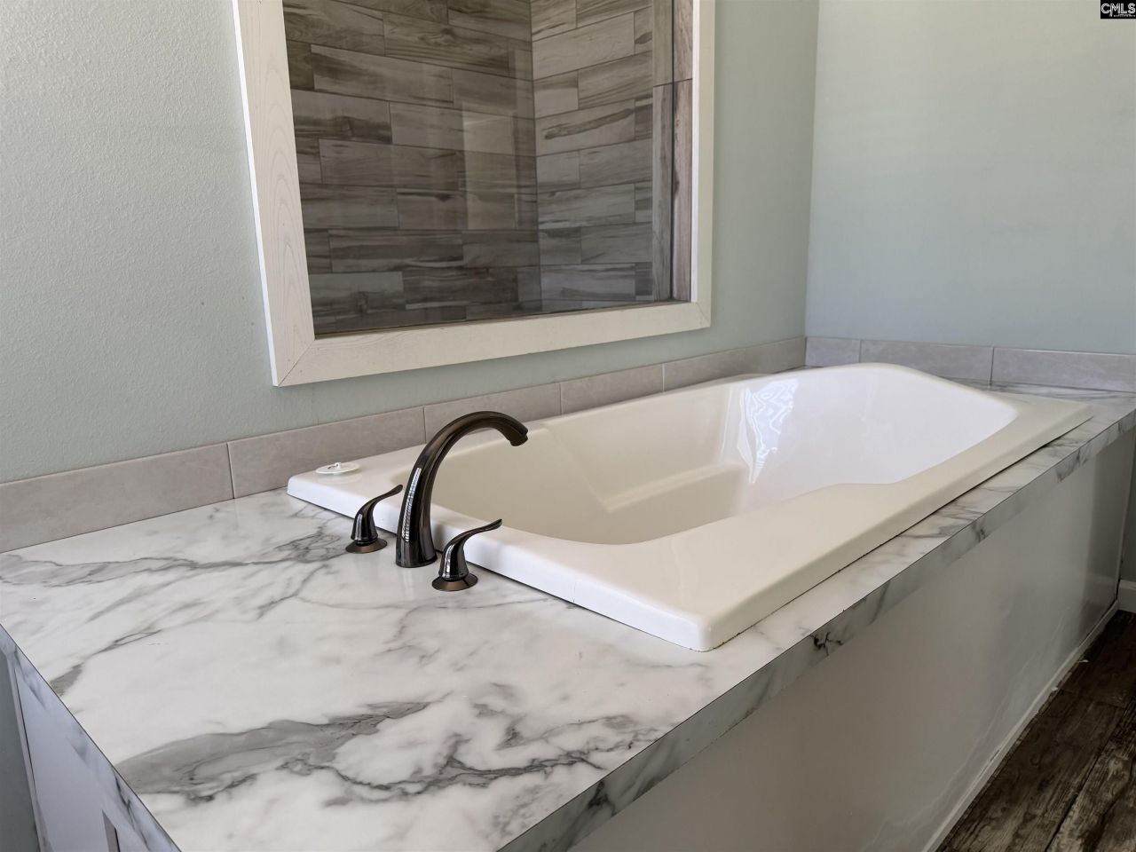 7533 Old Number Six Highway  Photo 20