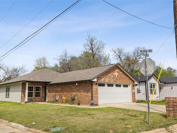 101 Ross Street W, Sulphur Springs, TX 75482