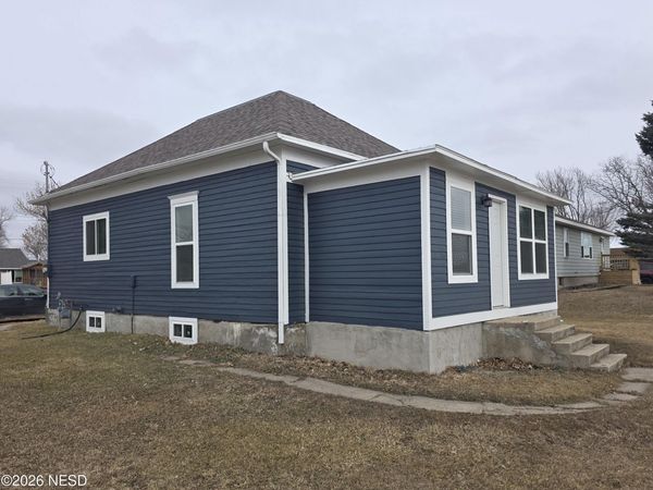 502 N BROADWAY STREET, Groton, SD 57445