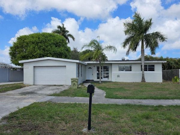 328 Ponte Vedra Rd, Palm Springs, FL 33461