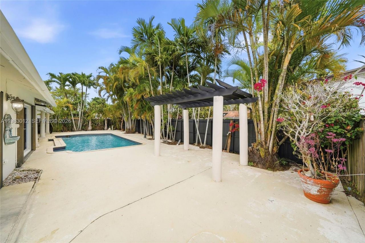 12715 SW 96th Ter , Miami, FL 33186 Photo