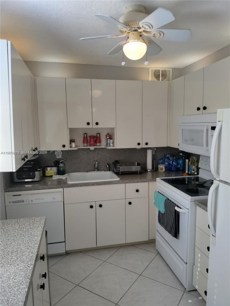 452 Flanders J , Unit 452, Delray Beach, FL 33484 Photo