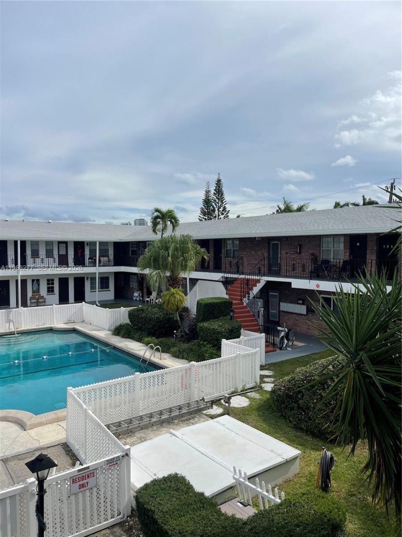 1050 Atlantic Shores Blvd, Unit 211, Hallandale Beach, FL 33009 Photo