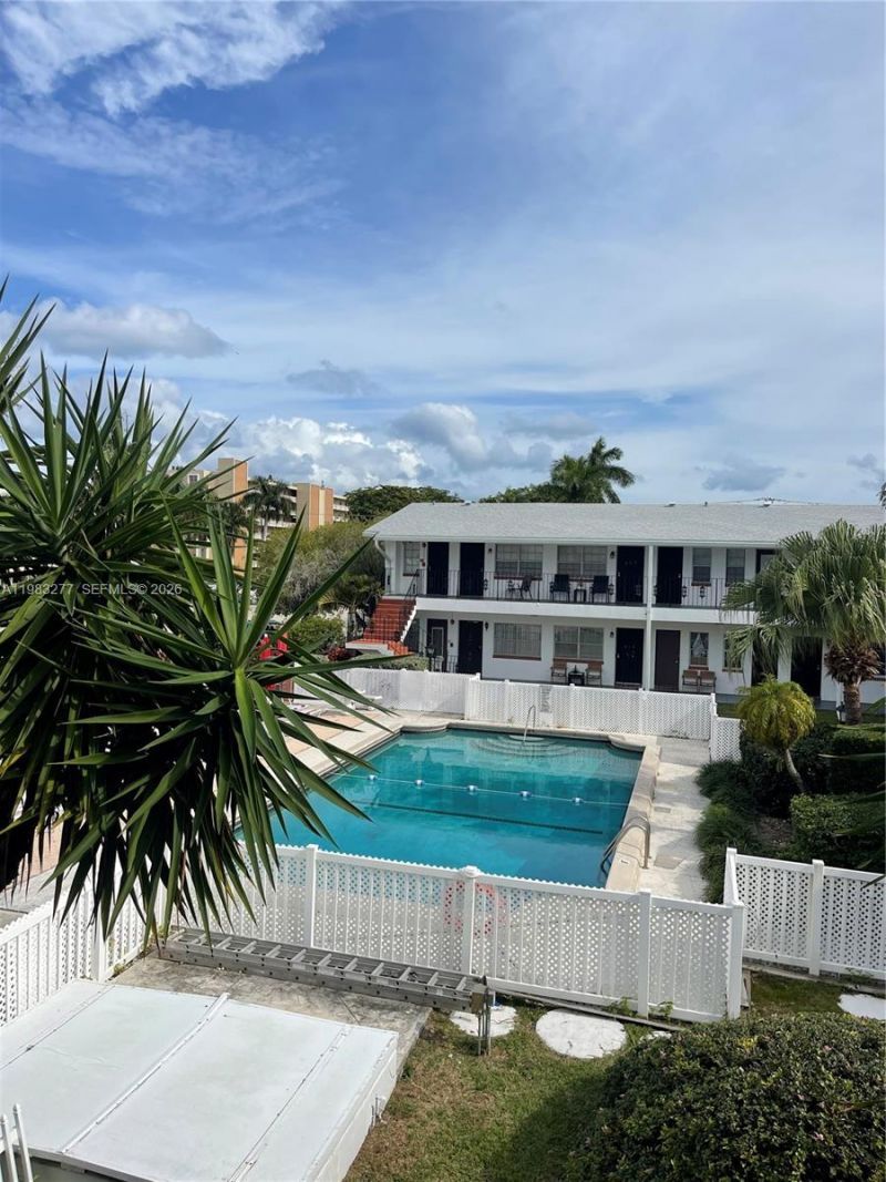 1050 Atlantic Shores Blvd, Unit 211, Hallandale Beach, FL 33009 Photo