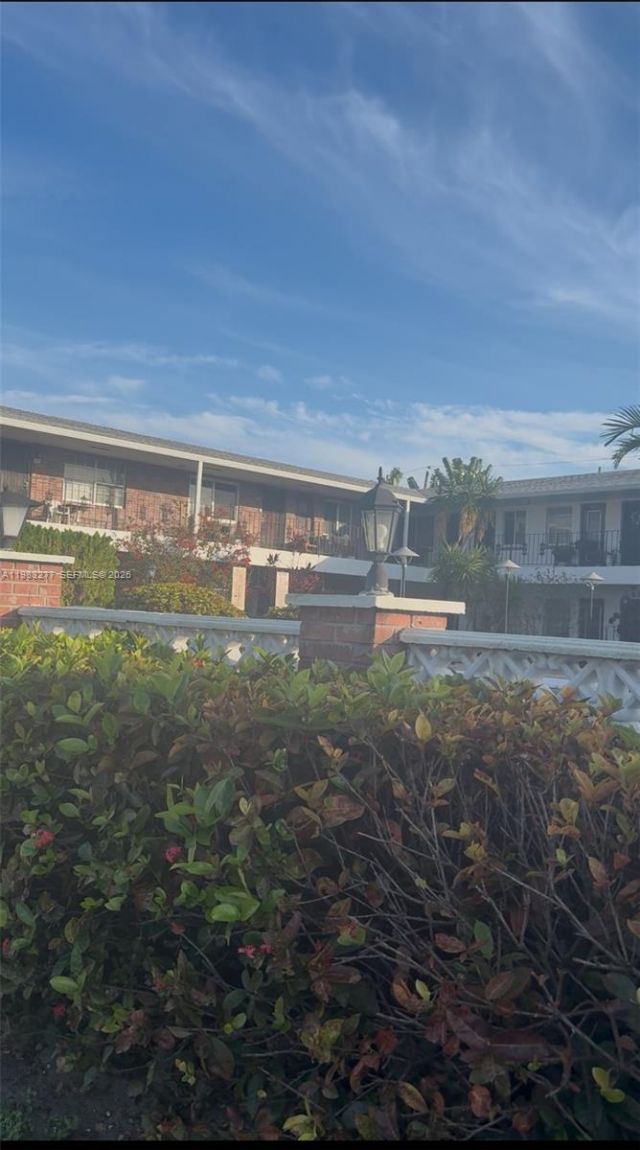 1050 Atlantic Shores Blvd, Unit 211, Hallandale Beach, FL 33009 Photo