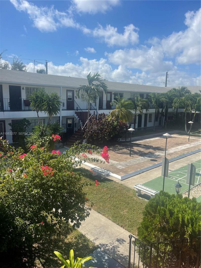 1050 Atlantic Shores Blvd, Unit 211, Hallandale Beach, FL 33009 Photo