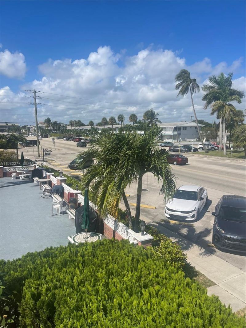 1050 Atlantic Shores Blvd, Unit 211, Hallandale Beach, FL 33009 Photo