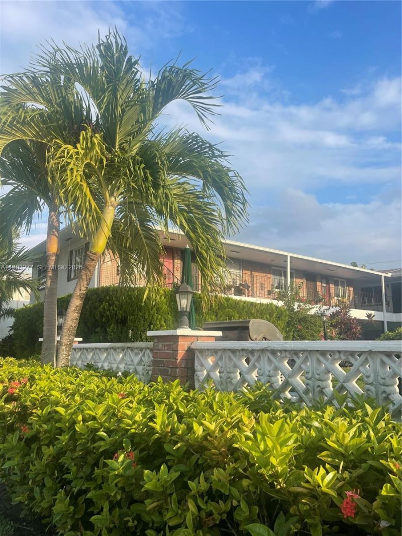 1050 Atlantic Shores Blvd, Unit 211, Hallandale Beach, FL 33009 Photo