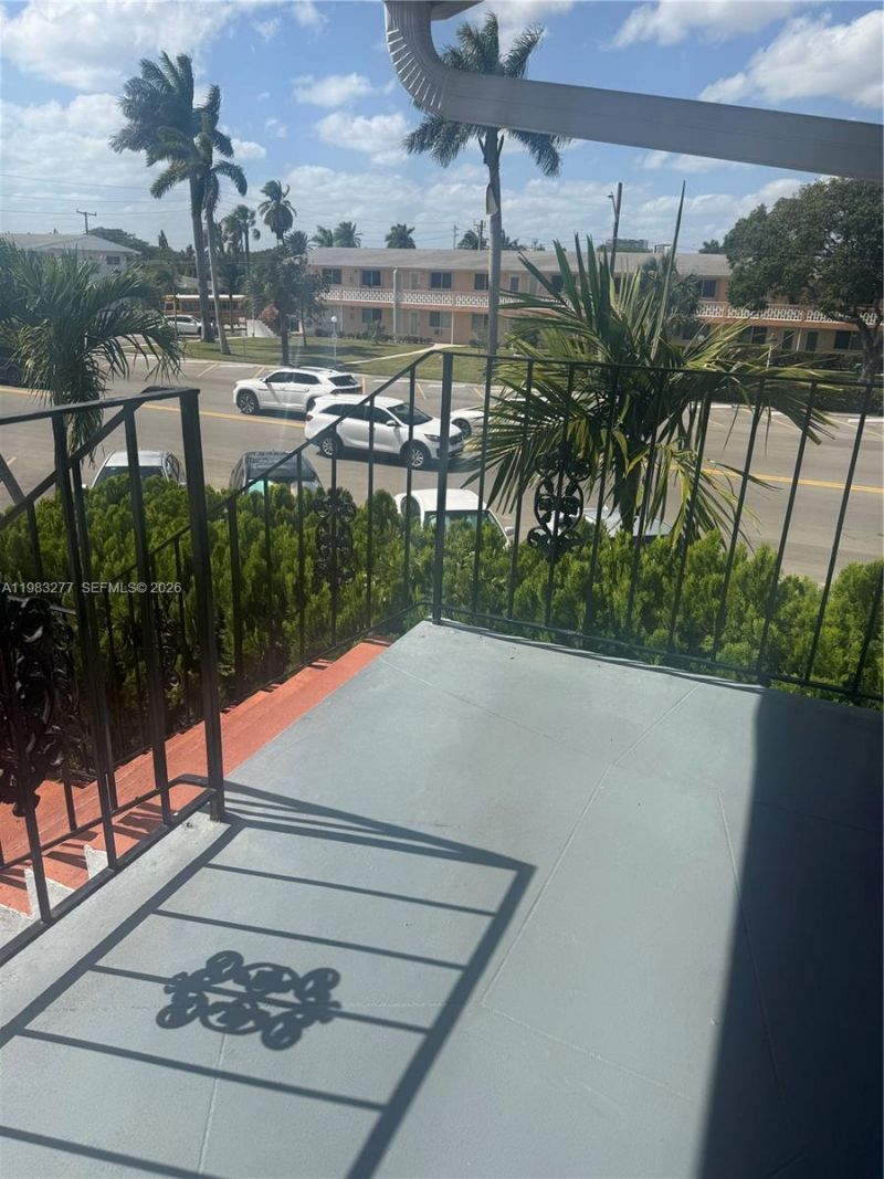 1050 Atlantic Shores Blvd, Unit 211, Hallandale Beach, FL 33009 Photo