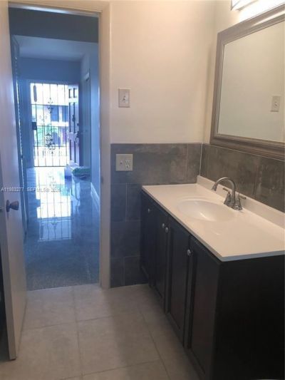 1050 Atlantic Shores Blvd, Unit 211, Hallandale Beach, FL 33009 Photo