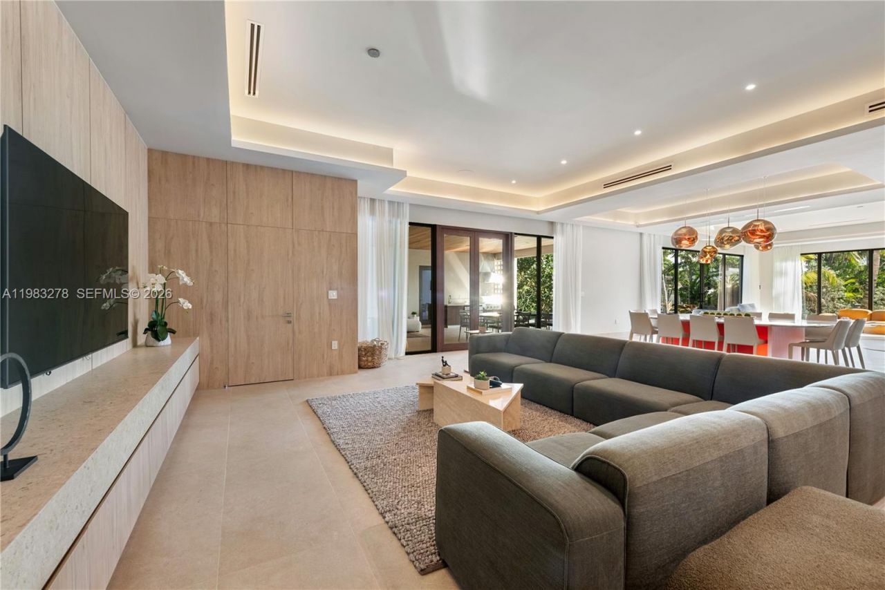 1200 NE 87th St, Miami, FL 33138 Photo