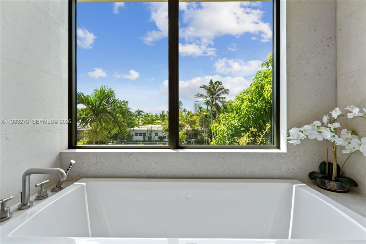 1200 NE 87th St, Miami, FL 33138 Photo